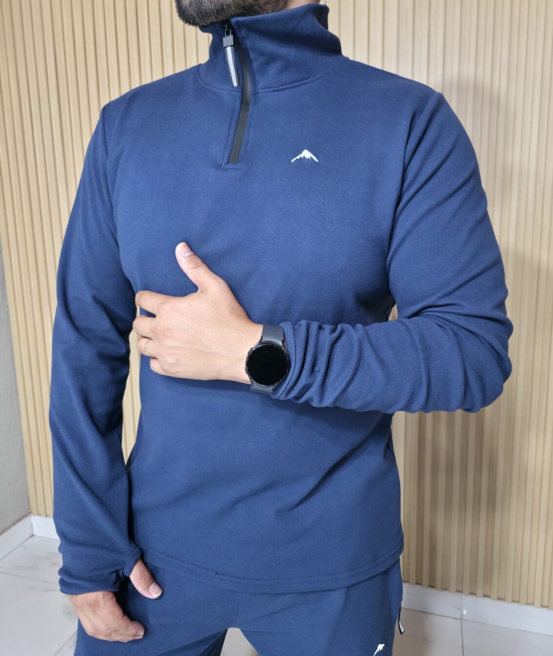 Buzo de darlon medio cierre UNISEX.
